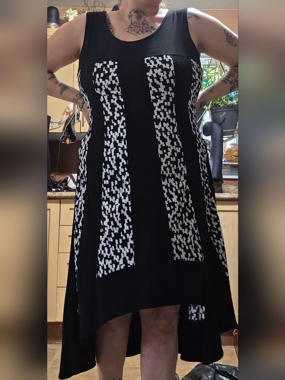Vintage Tradition Size 14 Black & White Patterned Sleeveless High-Low Dress